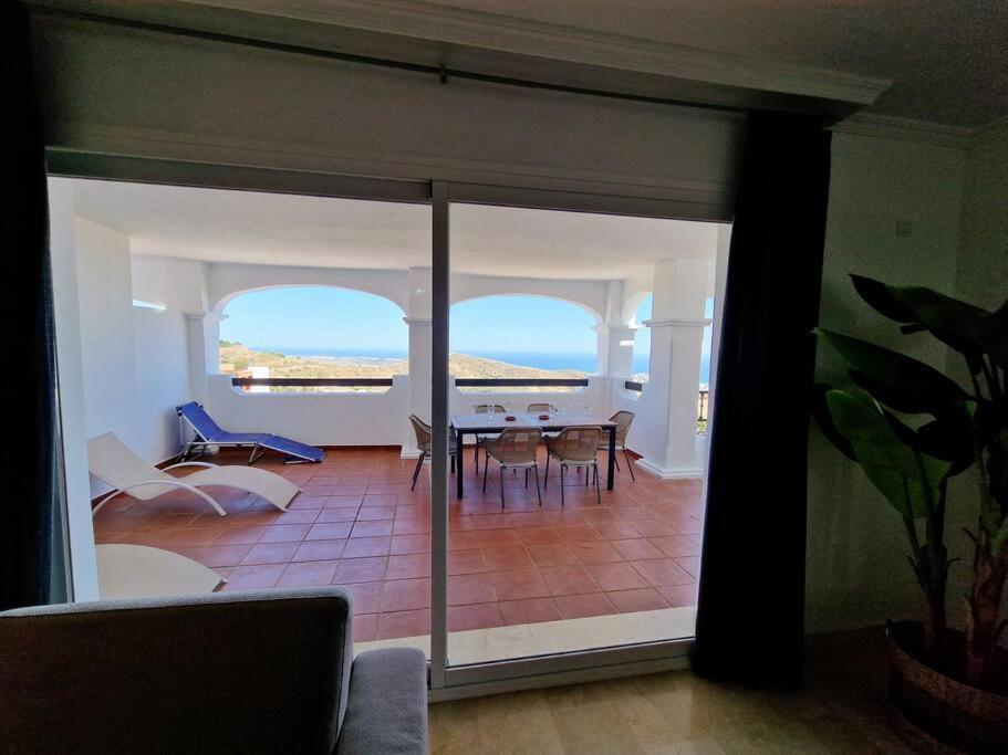 Las Palmeras Seaviews 미하스 외부 사진