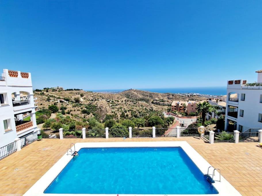 Las Palmeras Seaviews 미하스 외부 사진