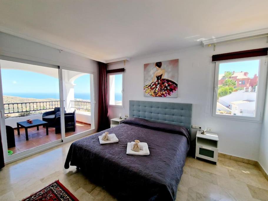 Las Palmeras Seaviews 미하스 외부 사진