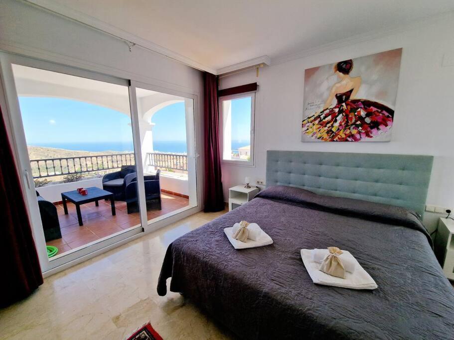 Las Palmeras Seaviews 미하스 외부 사진