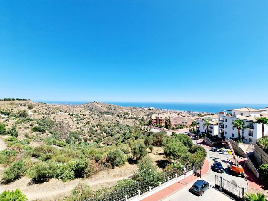 Las Palmeras Seaviews 미하스 외부 사진