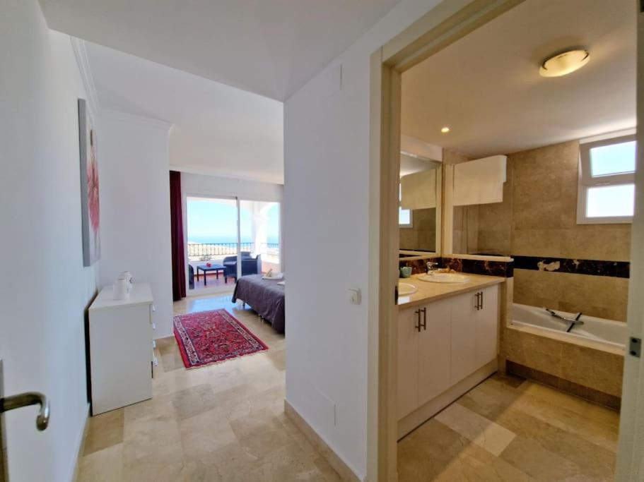 Las Palmeras Seaviews 미하스 외부 사진