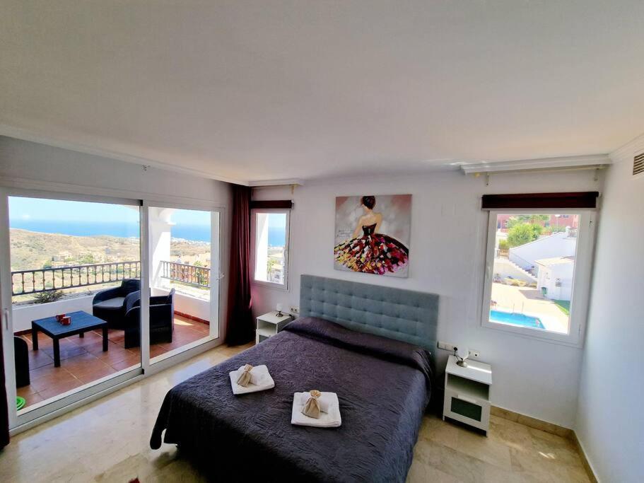 Las Palmeras Seaviews 미하스 외부 사진